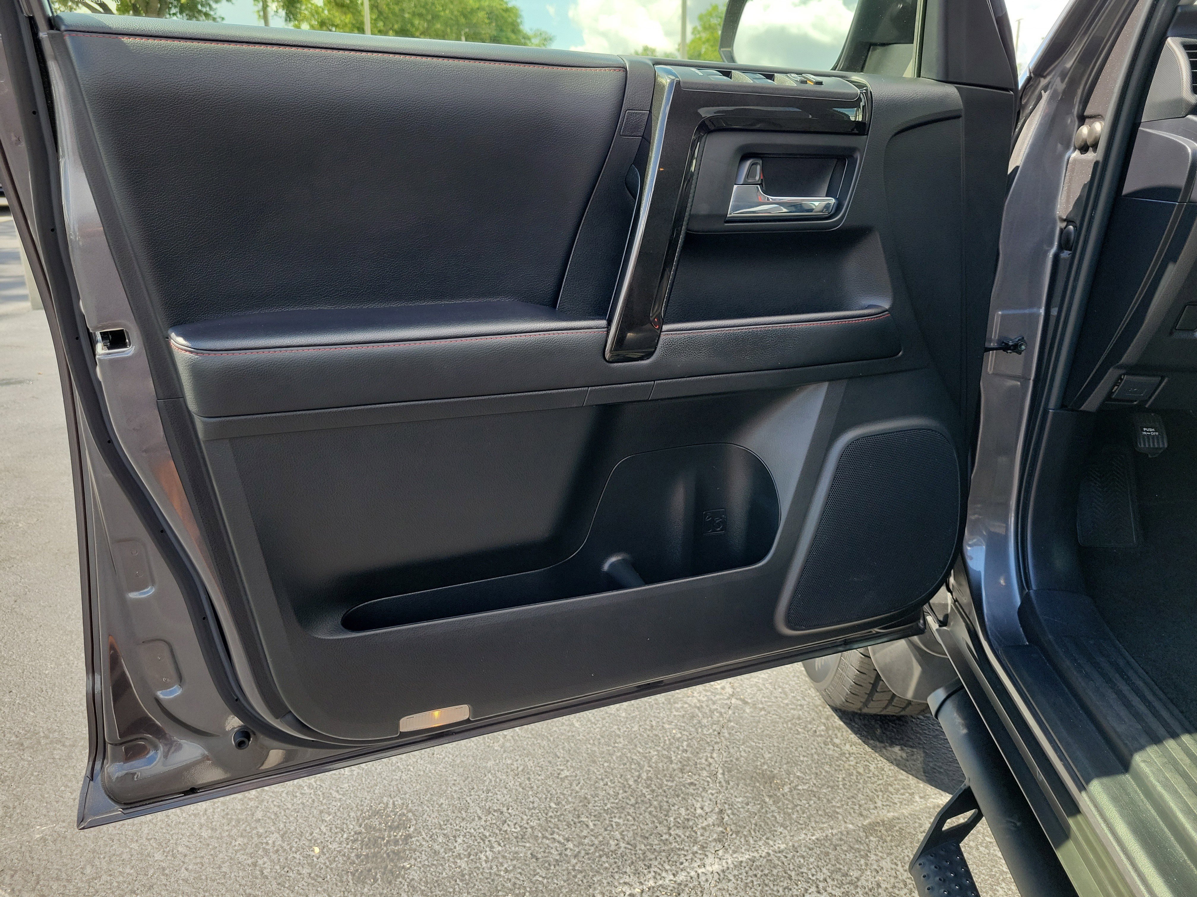 Used 2021 Toyota 4Runner TRD Off-Road Premium w/ Moonroof Package AWD/4WD image 17