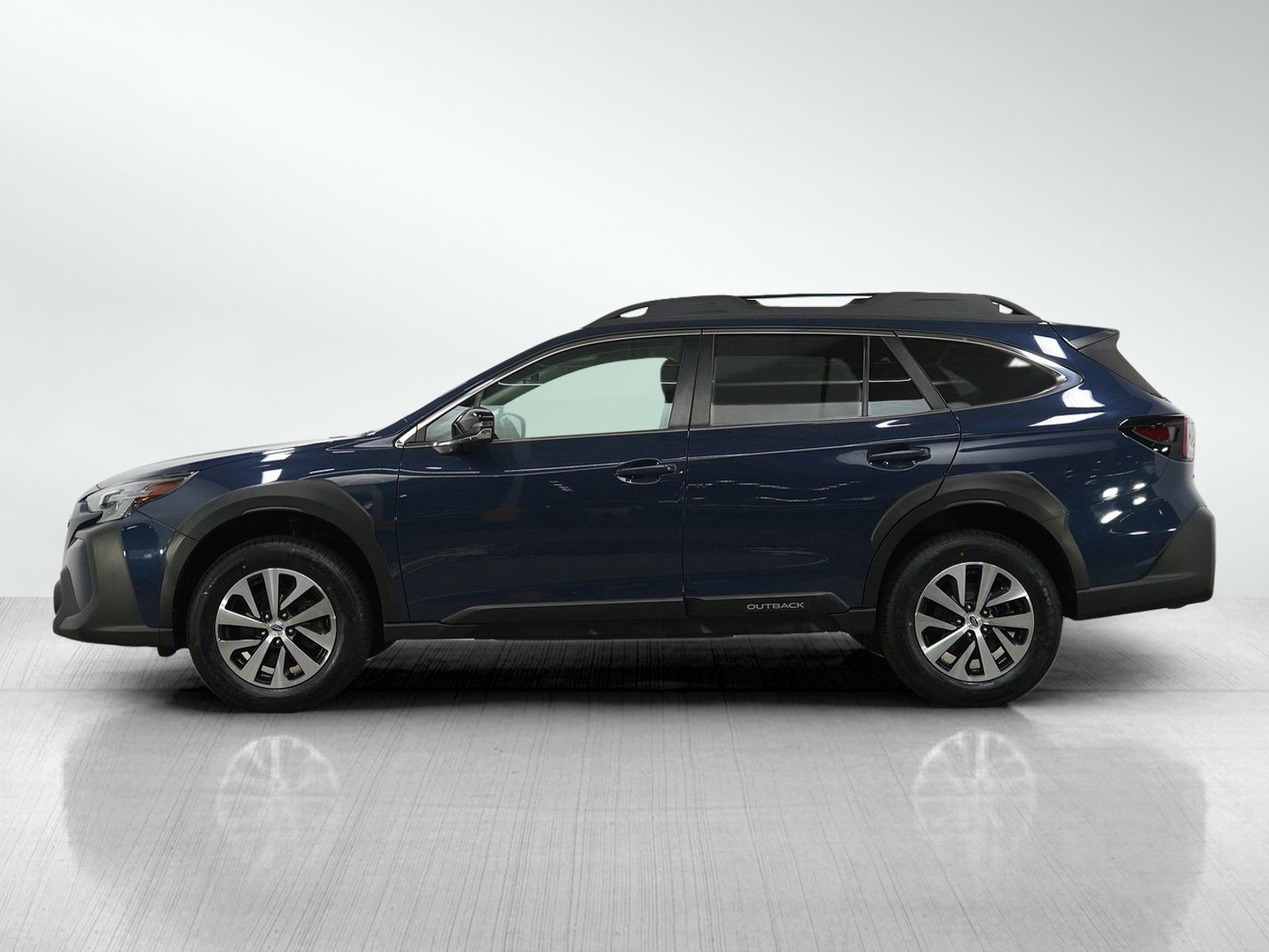 Used 2023 Subaru Outback Premium AWD/4WD image 2