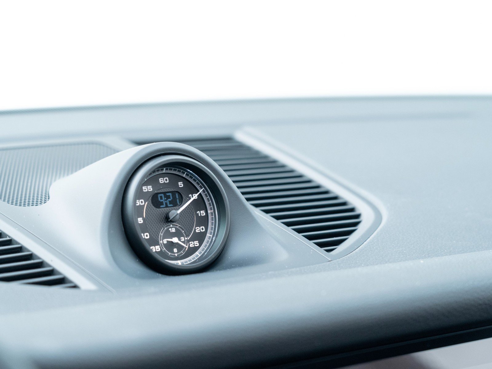 New 2026 Porsche Macan image 25