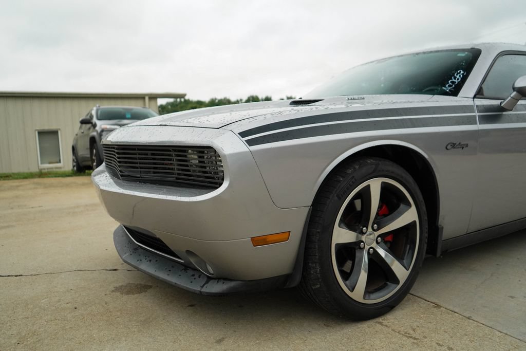 Used 2014 Dodge Challenger R/T RWD image 17