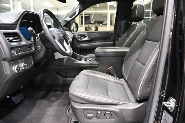 Used 2022 GMC Yukon SLT w/ SLT Premium Package image 9