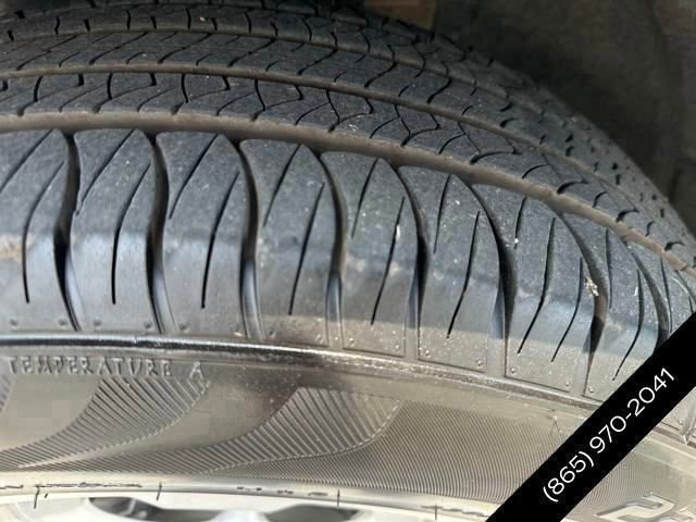 Used 2024 GMC Terrain SLE image 40