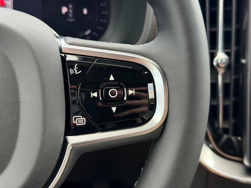 New 2026 Volvo XC90 B6 Plus w/ Protection Package Premier AWD/4WD image 11