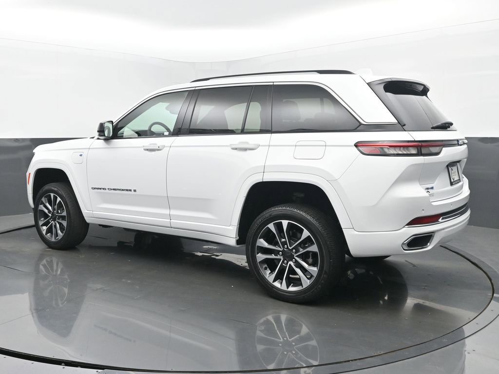 Used 2022 Jeep Grand Cherokee Overland image 3