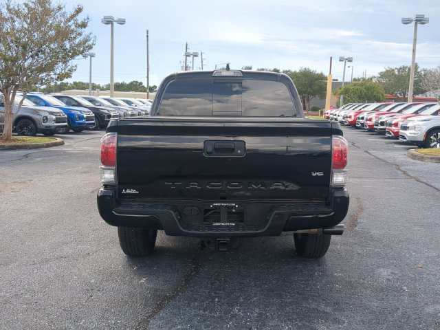 Used 2022 Toyota Tacoma TRD Sport w/ TRD Premium Sport Package AWD/4WD image 7