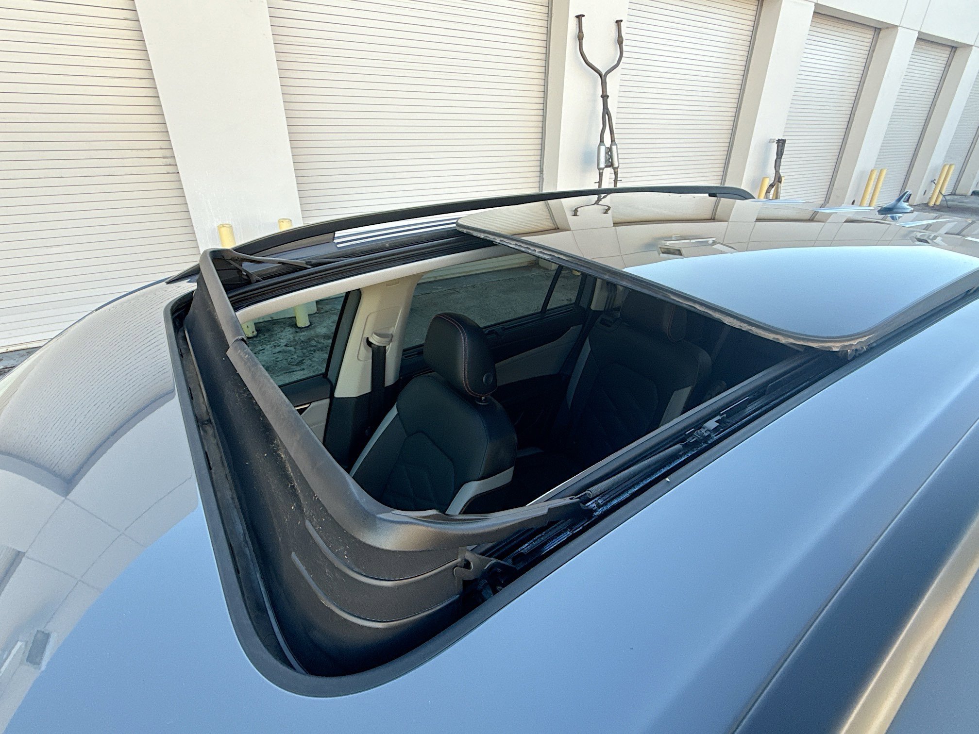 Certified 2025 Volkswagen Atlas Peak Edition SE image 16