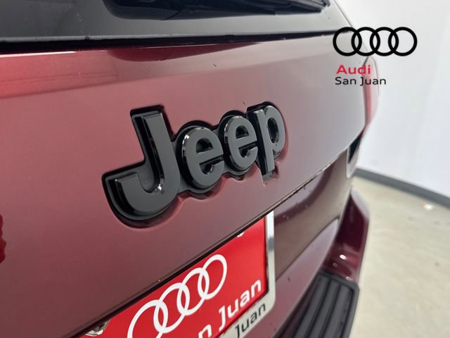 Used 2020 Jeep Grand Cherokee Altitude image 11