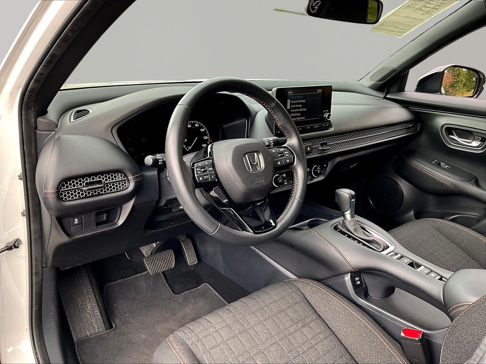 Used 2025 Honda HR-V Sport image 17