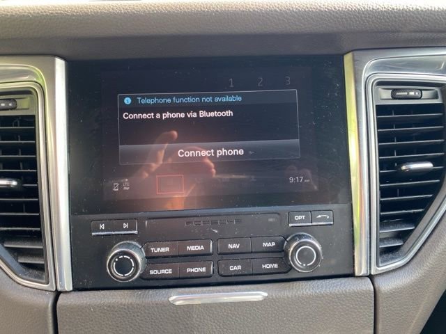 Used 2018 Porsche Macan AWD/4WD image 19