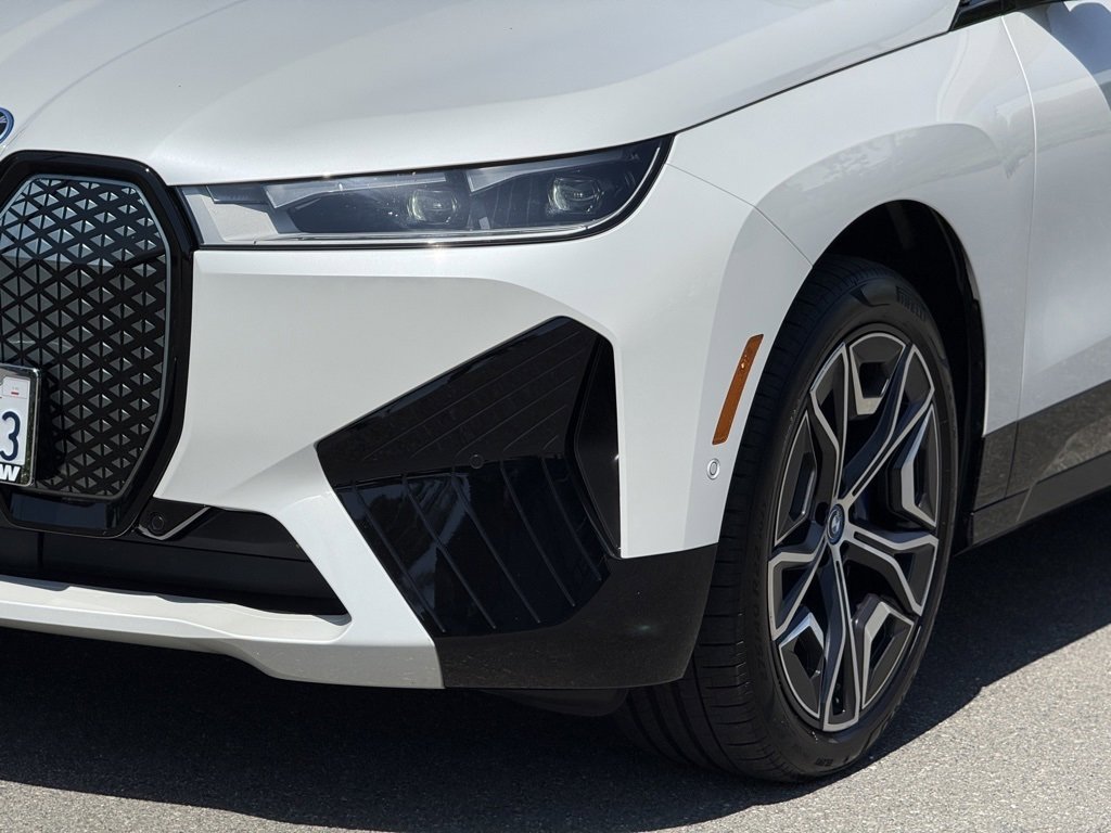 Used 2025 BMW iX xDrive50 w/ Sport Package image 11