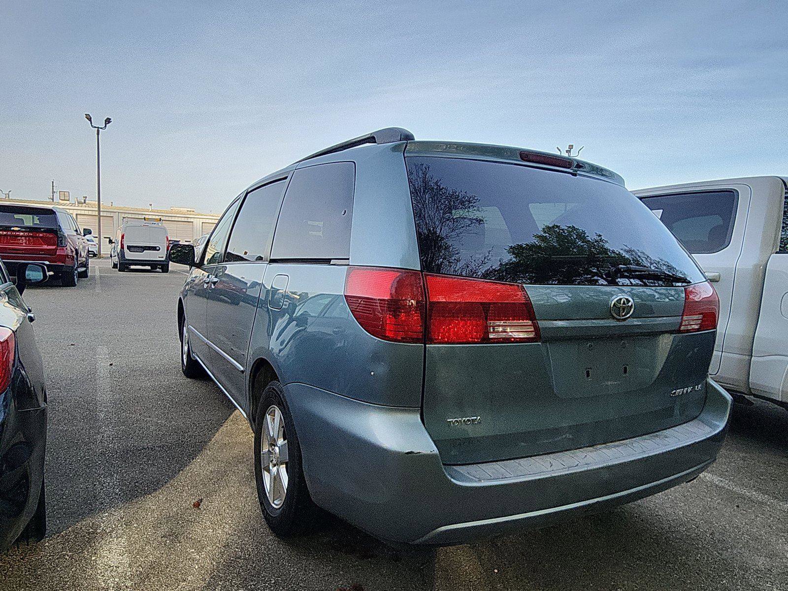 Used 2005 Toyota Sienna LE image 2