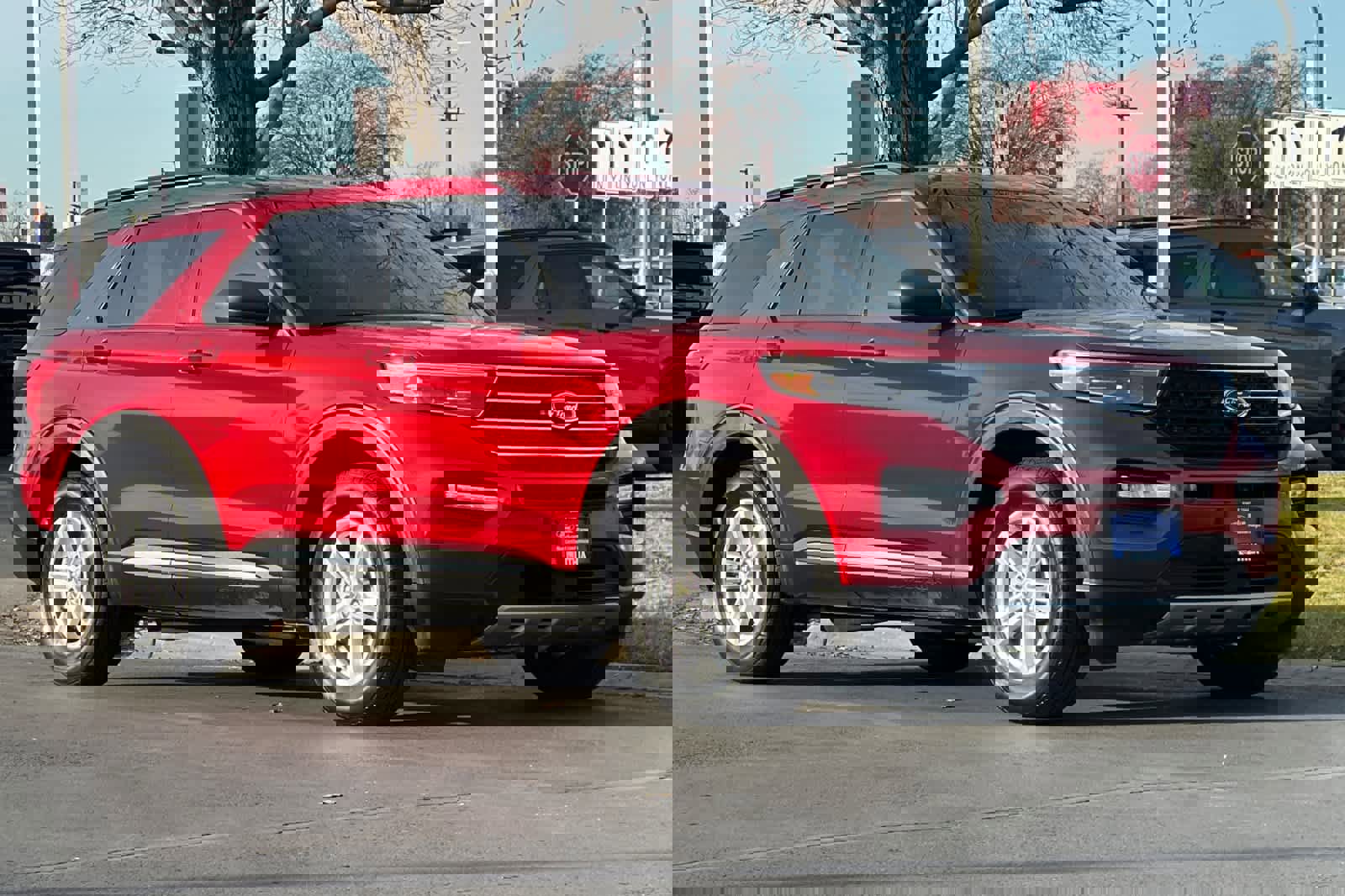 Certified 2020 Ford Explorer XLT w/ Equipment Group 202A image 9