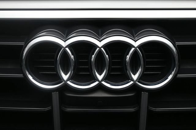 Used 2025 Audi Q5 2.0T Premium Plus w/ Premium Plus Package AWD/4WD image 30