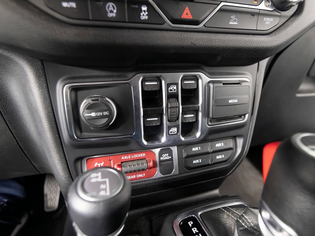 Used 2024 Jeep Wrangler S AWD/4WD image 22