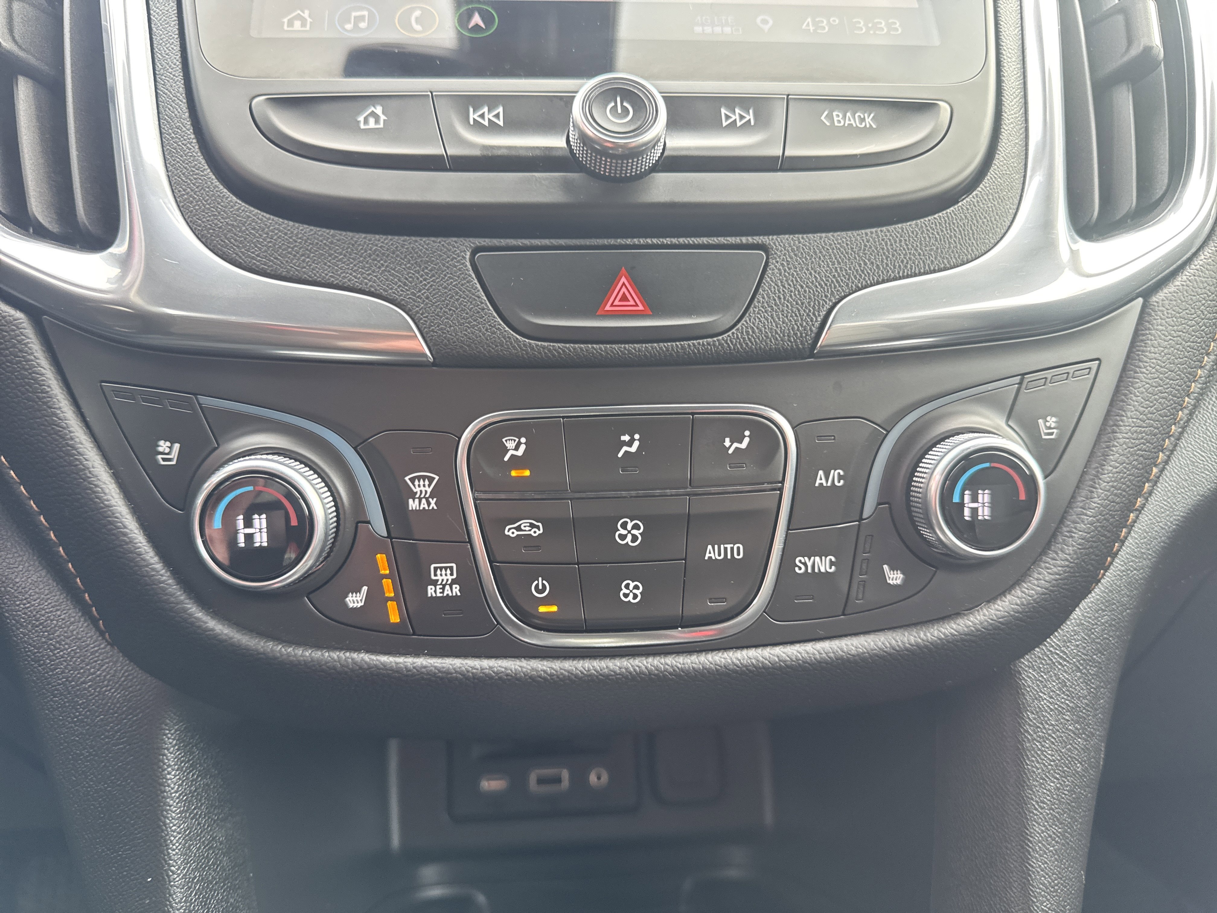 Used 2021 Chevrolet Equinox Premier AWD/4WD image 23