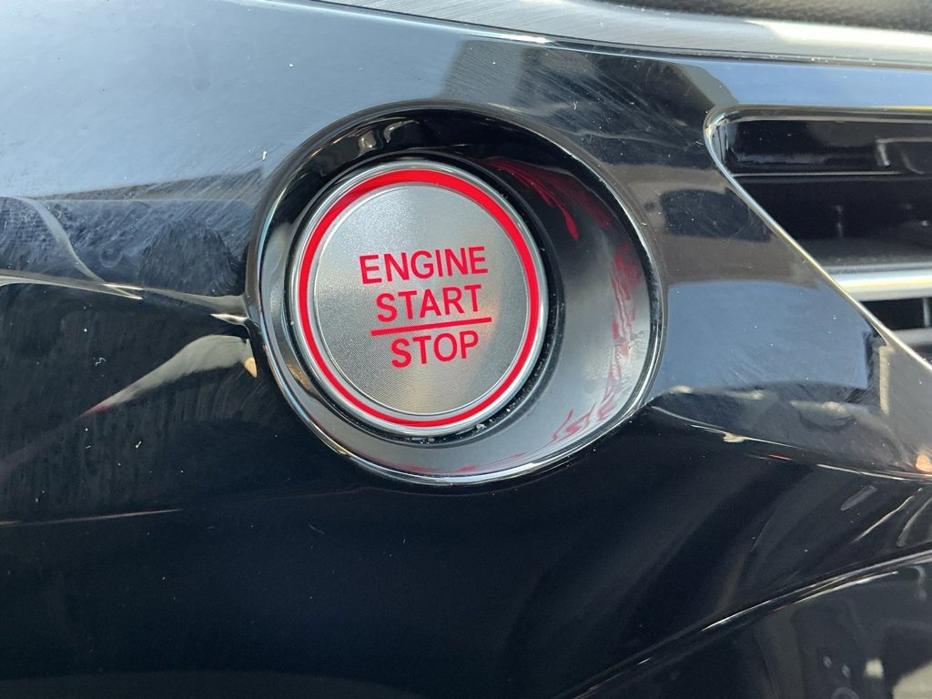 Used 2025 Acura MDX FWD image 34