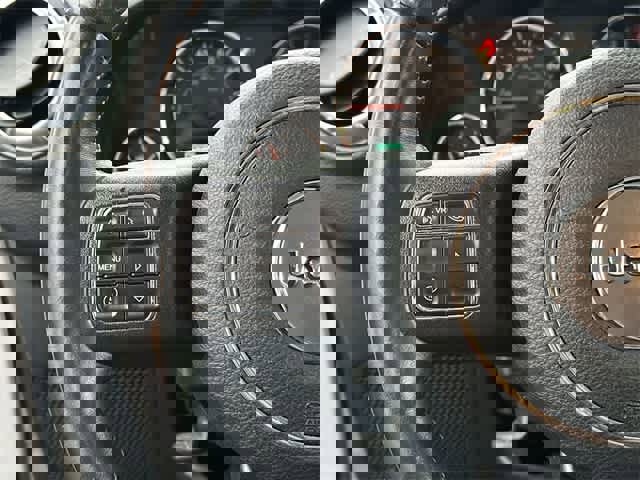 Used 2018 Jeep Wrangler Sahara w/ Connectivity Group image 8