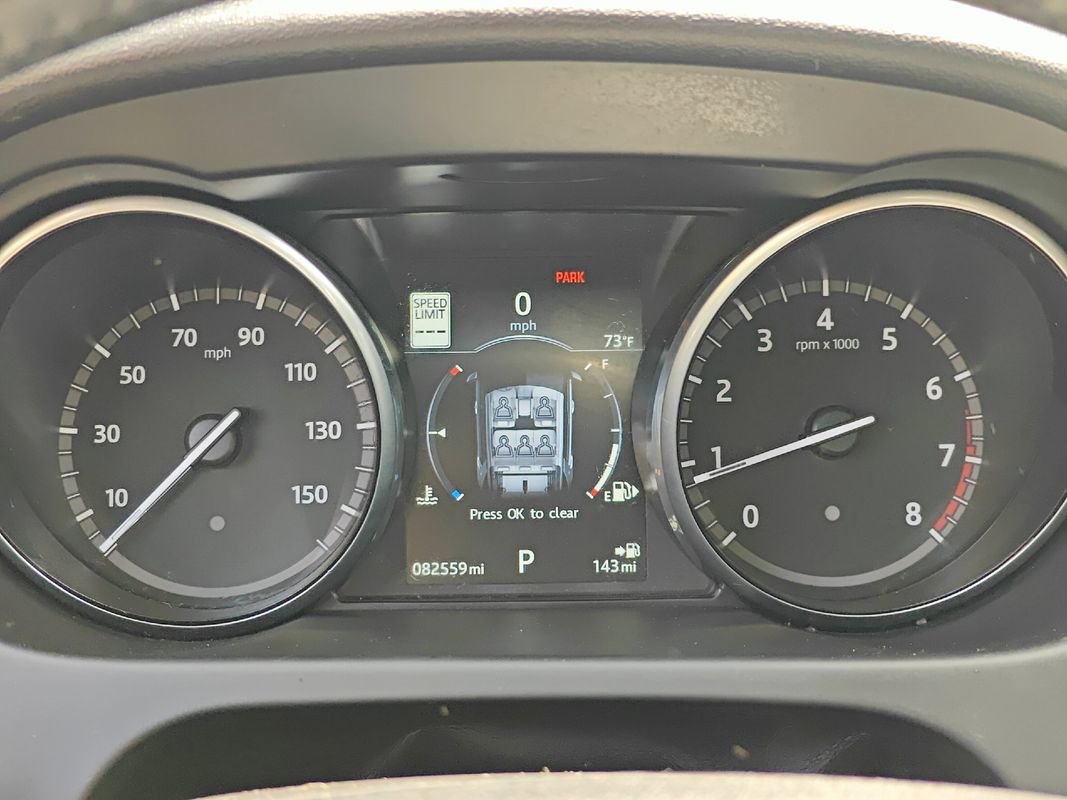 Used 2017 Land Rover Discovery Sport HSE image 31