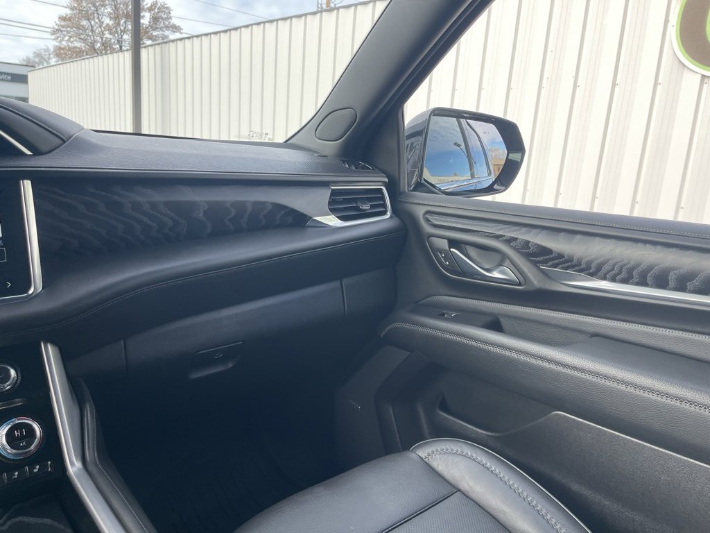 Used 2023 GMC Yukon Denali w/ Denali Reserve Package image 24