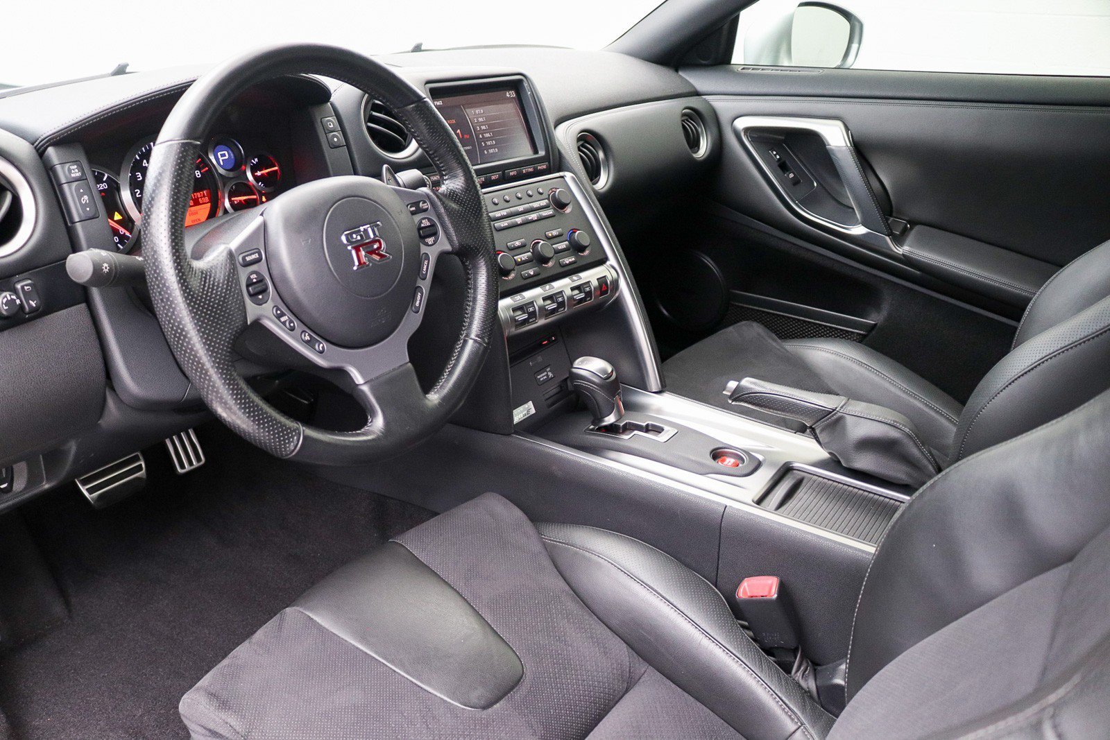 Used 2009 Nissan GT-R Premium AWD/4WD image 21