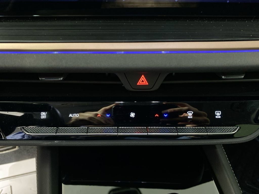 Certified 2024 Buick Envision Sport Touring image 18