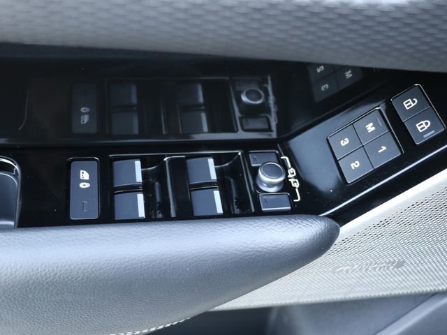 Used 2021 Land Rover Range Rover Velar S image 18