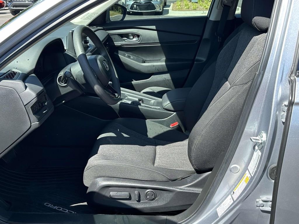 Certified 2025 Honda Accord SE image 4
