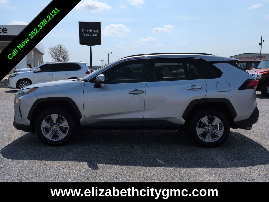 Used 2022 Toyota RAV4 XLE w/ Convenience Package image 7