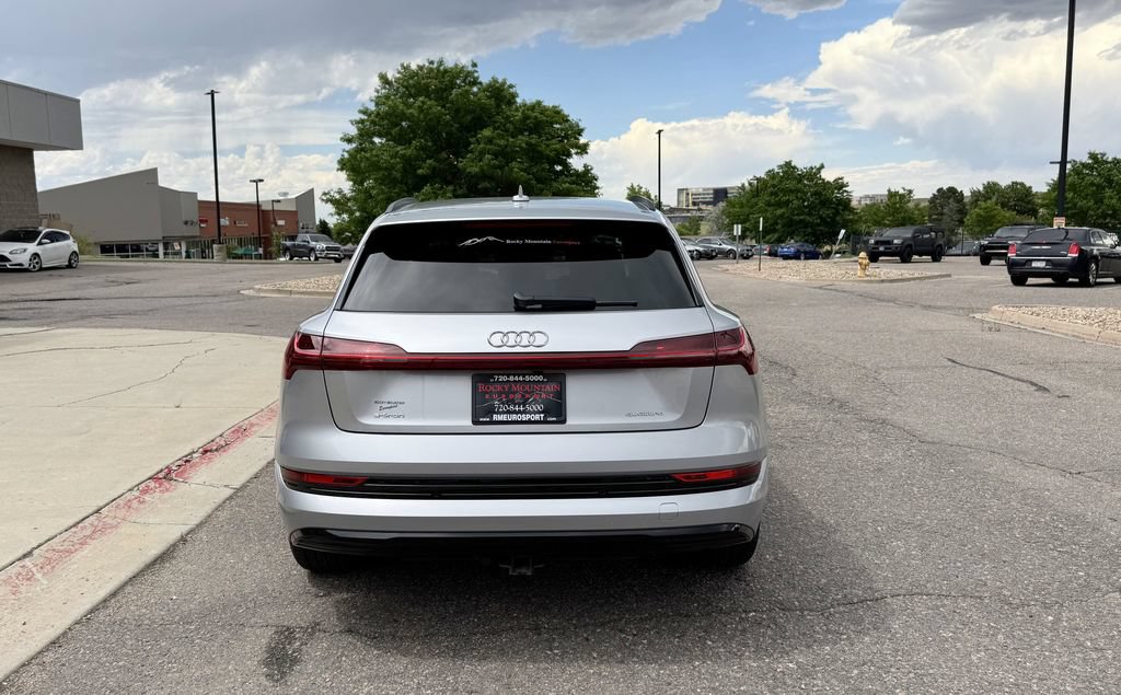 Used 2022 Audi e-tron Premium w/ Convenience Plus Package AWD/4WD image 7
