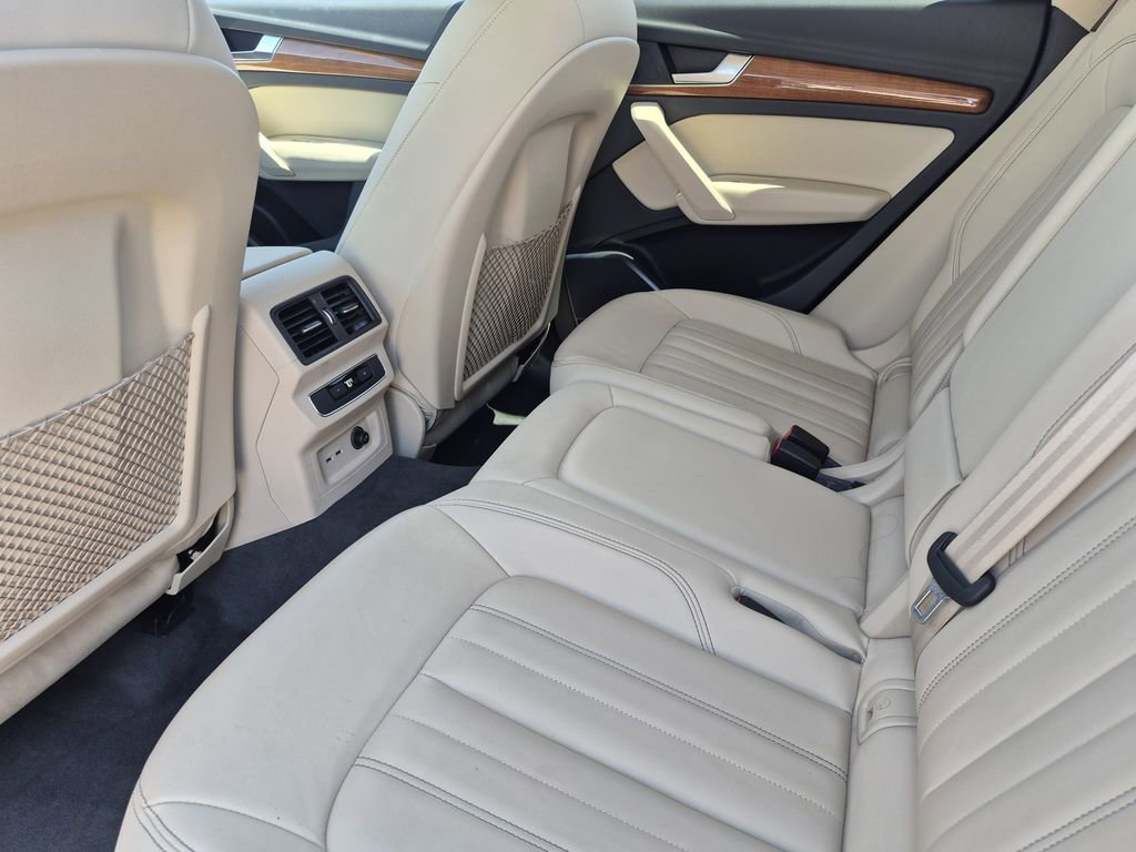 Used 2021 Audi Q5 2.0T Premium w/ Convenience Package AWD/4WD image 13