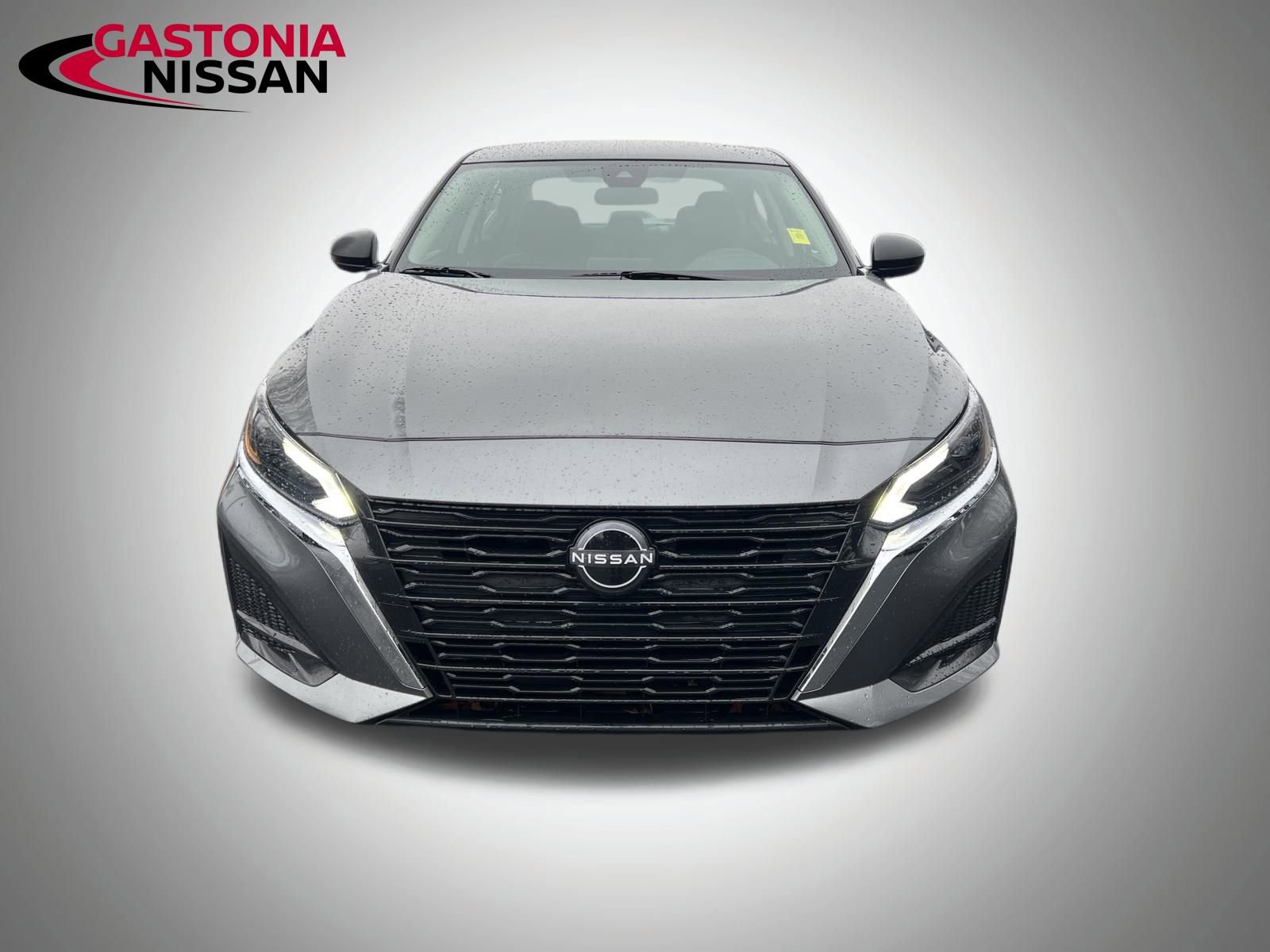 Used 2024 Nissan Altima 2.5 SV image 3