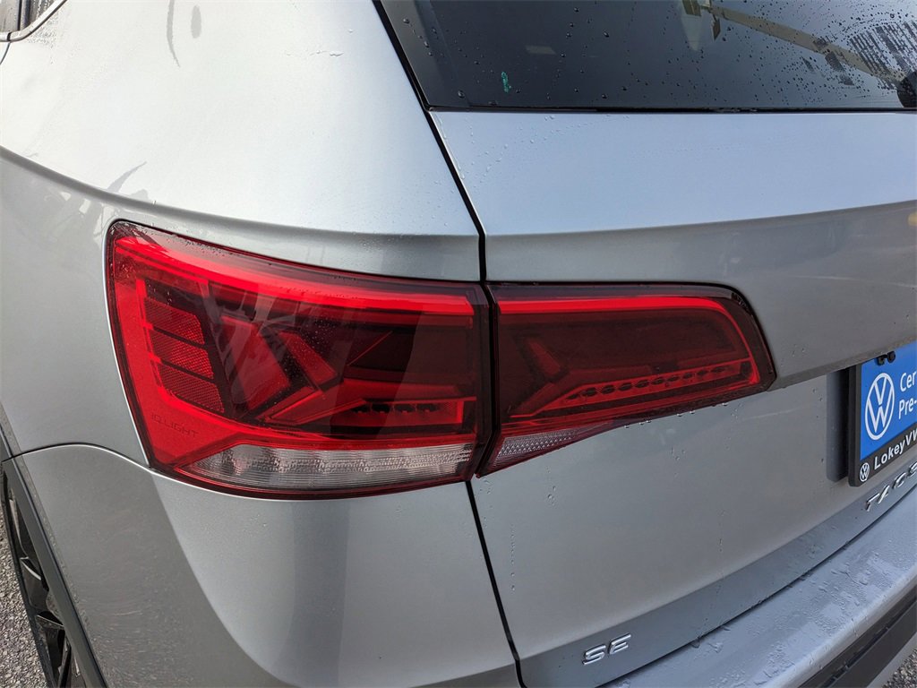 Certified 2023 Volkswagen Taos SE w/ Panoramic Sunroof Package image 13