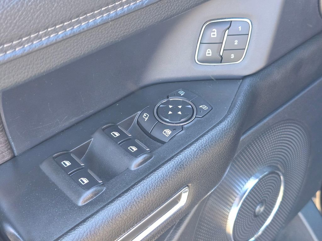 Used 2020 Ford Expedition Limited AWD/4WD image 18