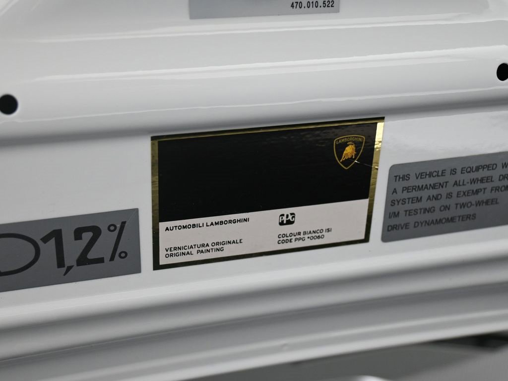 Used 2019 Lamborghini Aventador S image 32