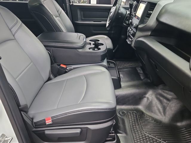 Used 2024 RAM 3500 Tradesman w/ Chrome Appearance Group image 18