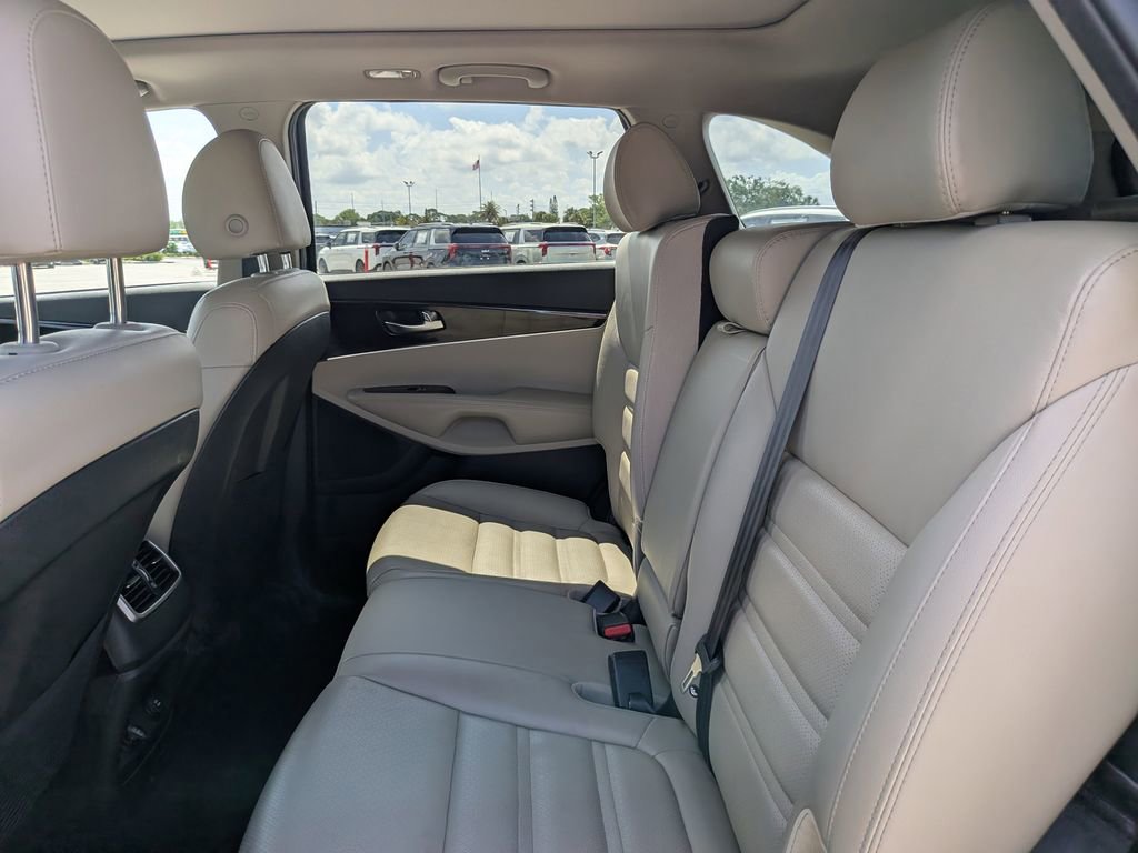 Used 2020 Kia Sorento EX FWD image 19