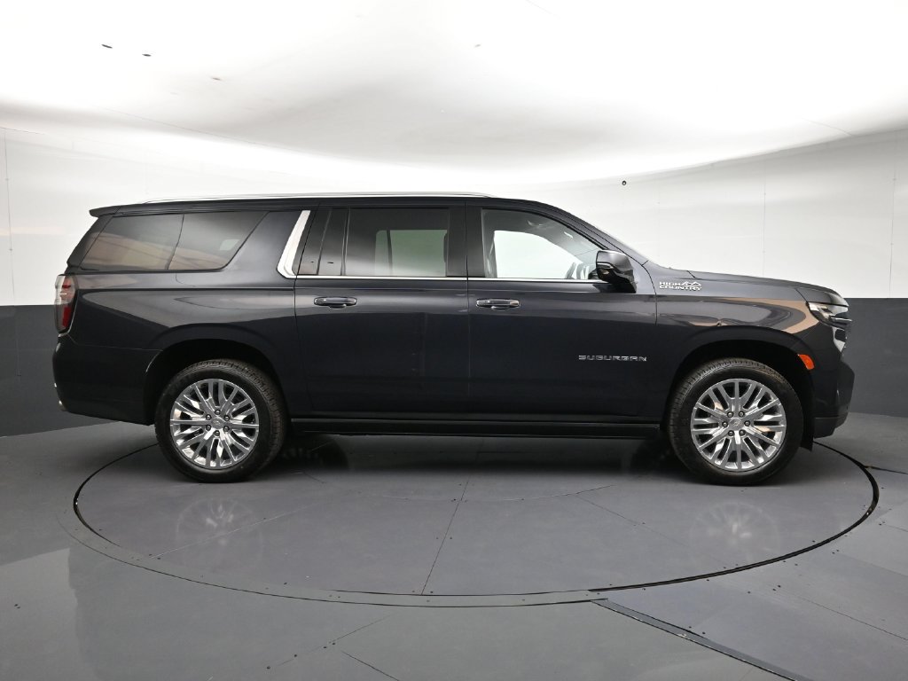 Certified 2023 Chevrolet Suburban High Country w/ Premium Package 2 AWD/4WD image 6