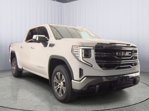 Used 2025 GMC Sierra 1500 SLT image 3