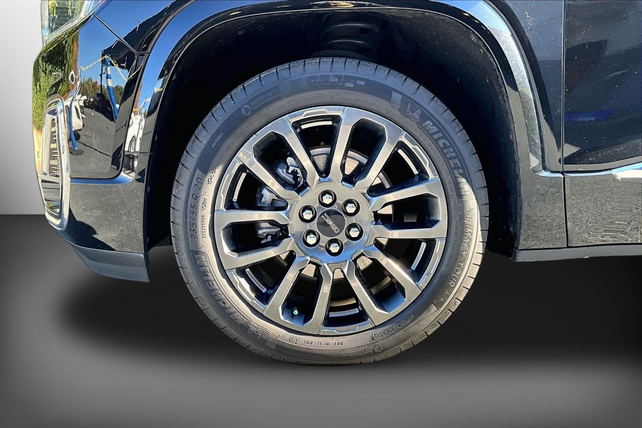 Used 2023 GMC Acadia Denali w/ Black Diamond Edition FWD image 30
