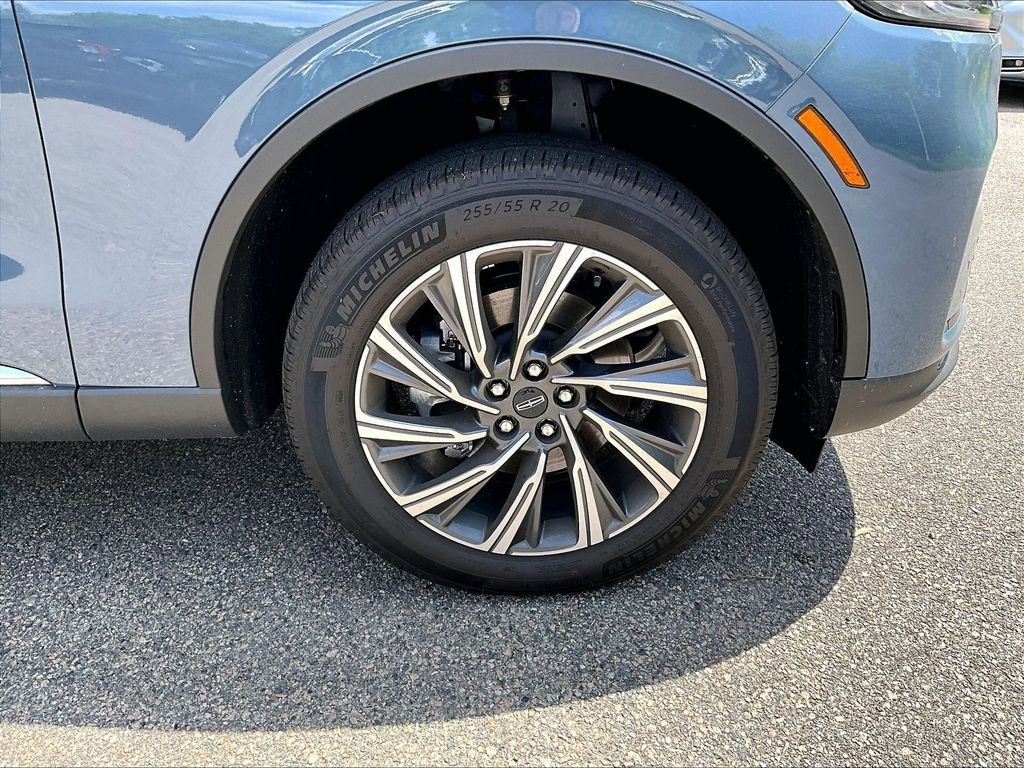 Used 2026 Lincoln Aviator AWD image 7