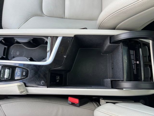 Used 2019 Volvo XC90 T6 Momentum w/ Advanced Package image 30