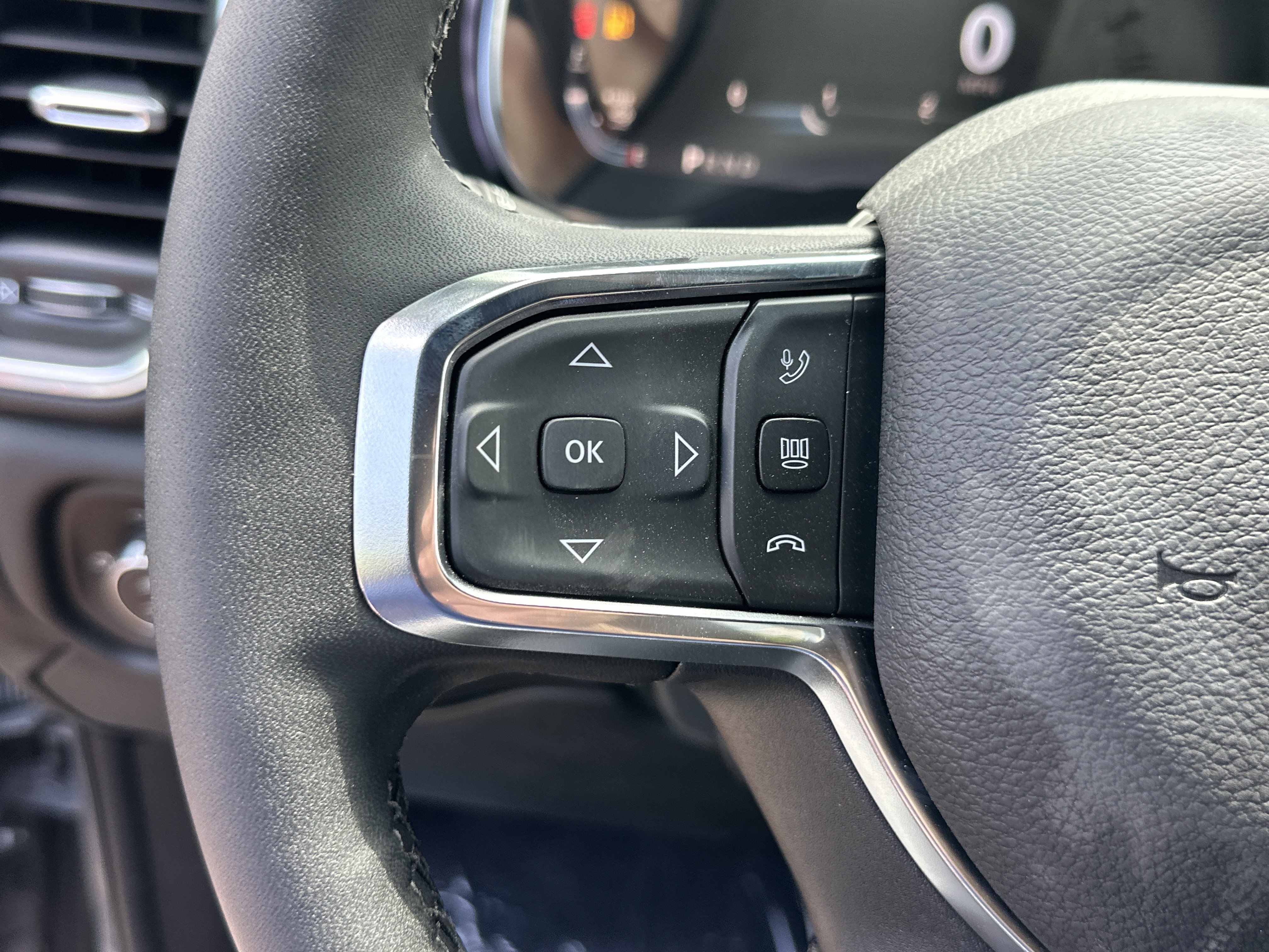 New 2026 RAM 2500 Laramie AWD/4WD image 13