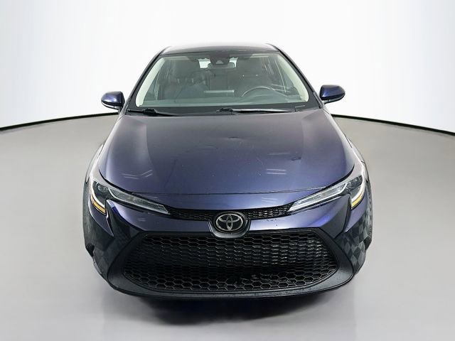 Used 2022 Toyota Corolla LE image 2