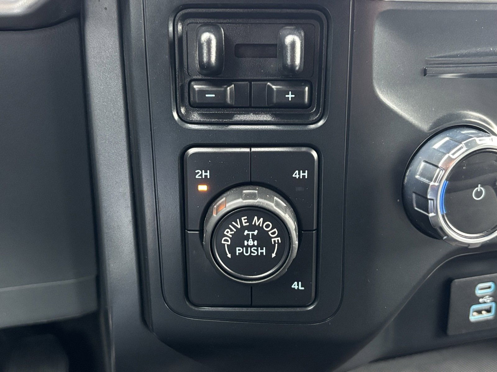 Used 2022 Ford F150 XLT w/ Equipment Group 302A High image 5