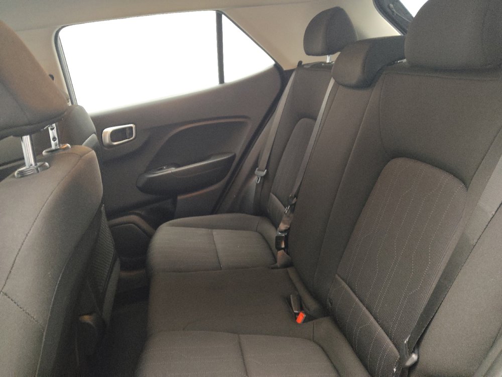 Used 2024 Hyundai Venue SE image 18