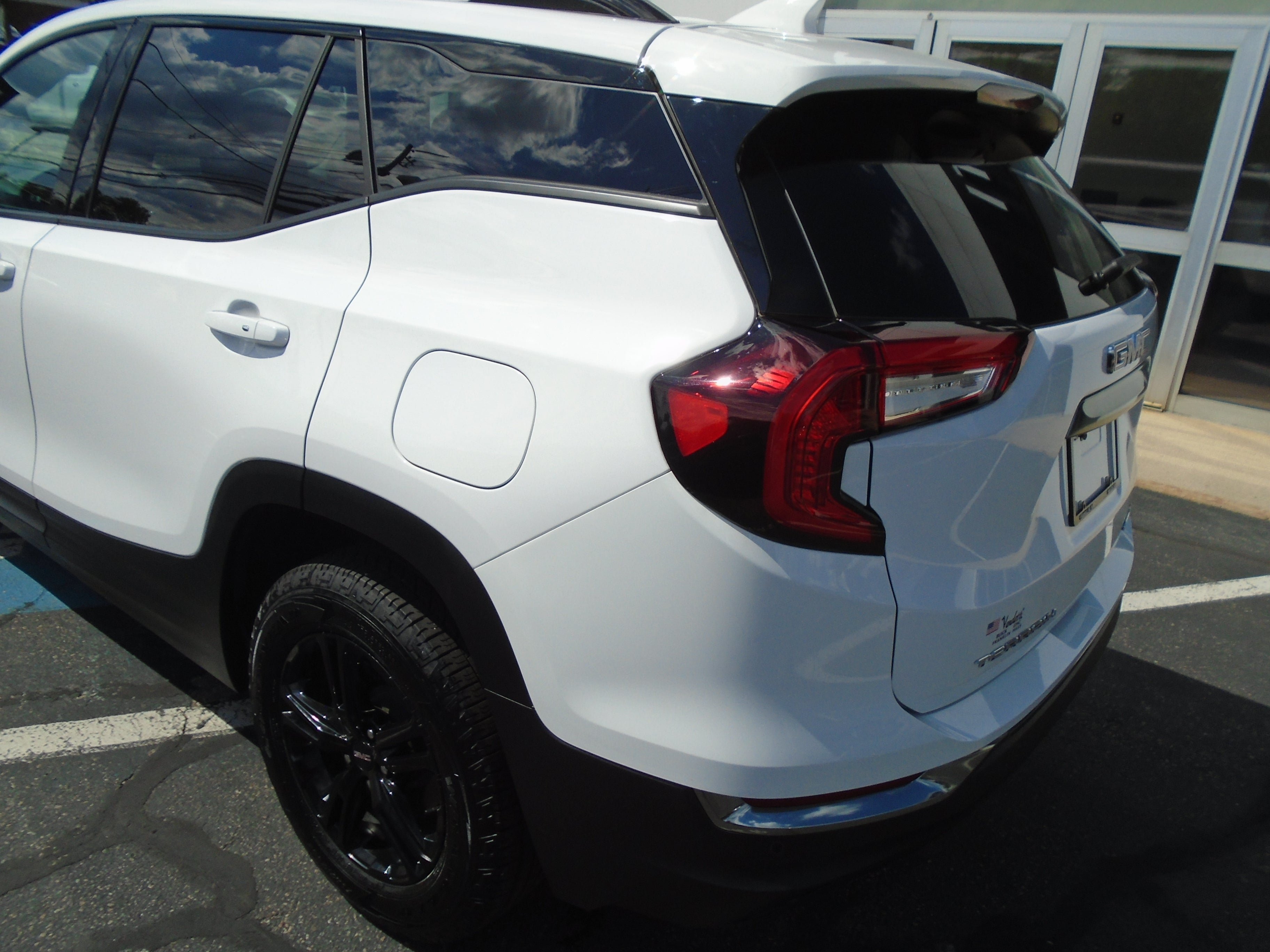 Certified 2024 GMC Terrain AT4 w/ Infotainment Package II AWD/4WD image 15