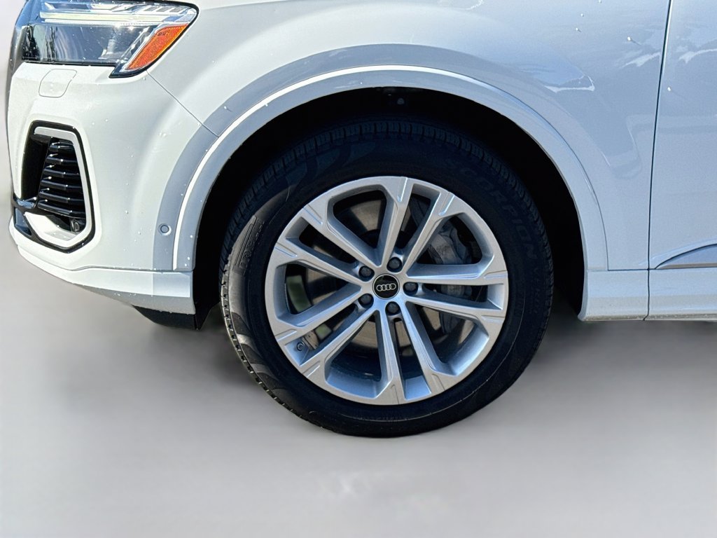 Used 2025 Audi Q7 3.0T Premium Plus AWD/4WD image 42
