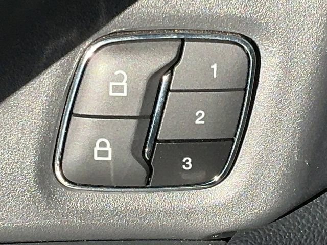 Used 2024 Ford Expedition XLT image 11