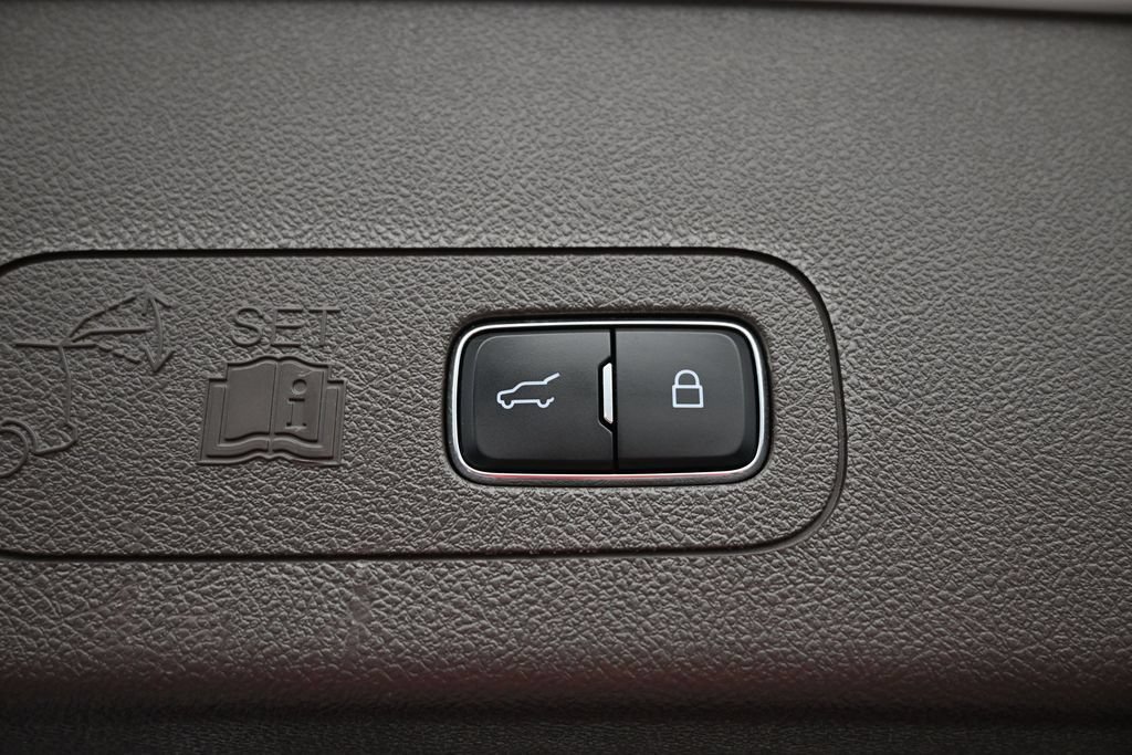 Used 2021 Lincoln Aviator Grand Touring w/ Equipment Group 302A AWD/4WD image 41