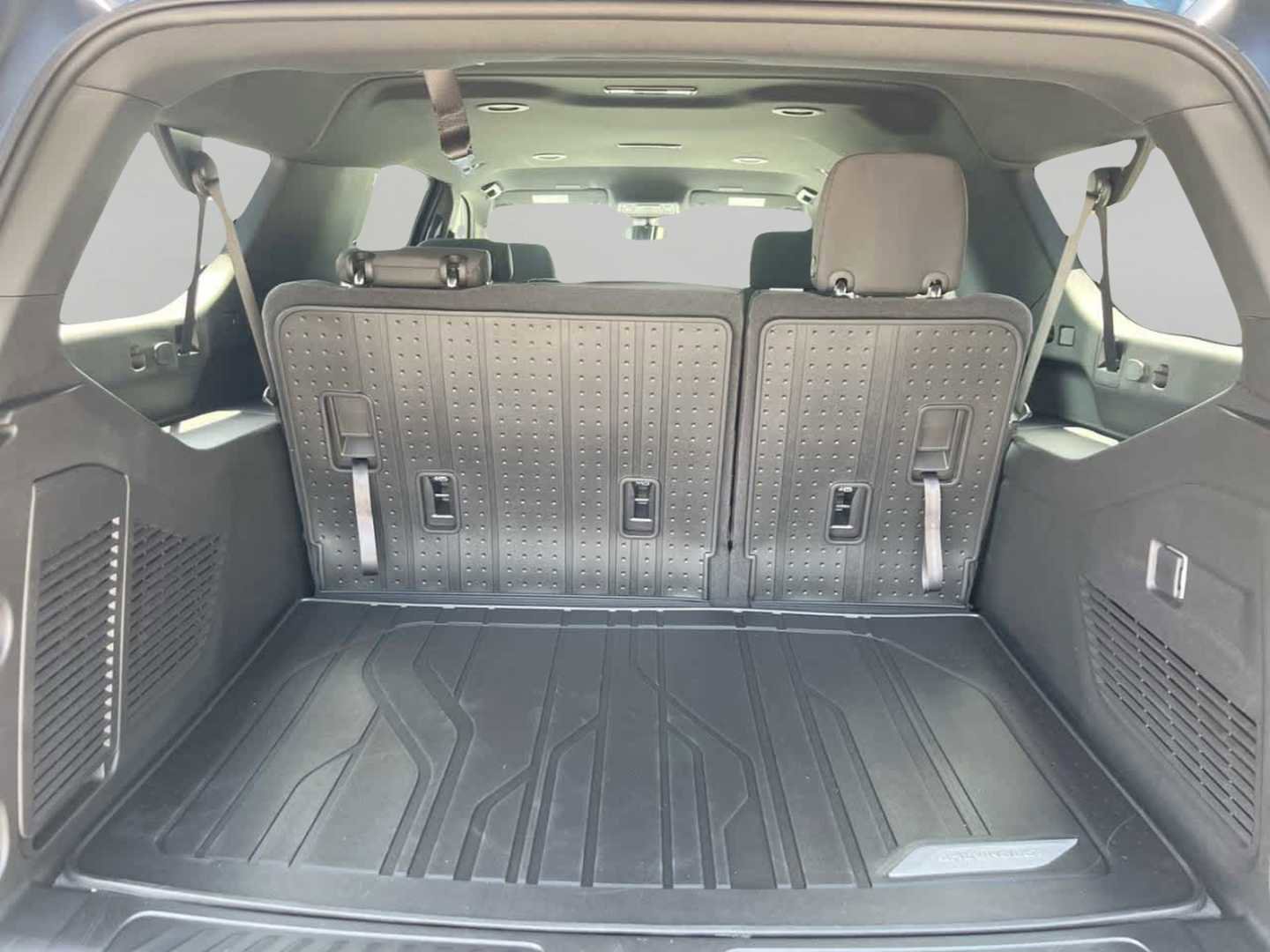 New 2026 Chevrolet Suburban LS w/ LPO, Dark Essentials Package image 7